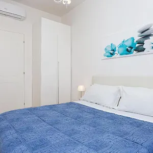 Karan's Aparment In Rom